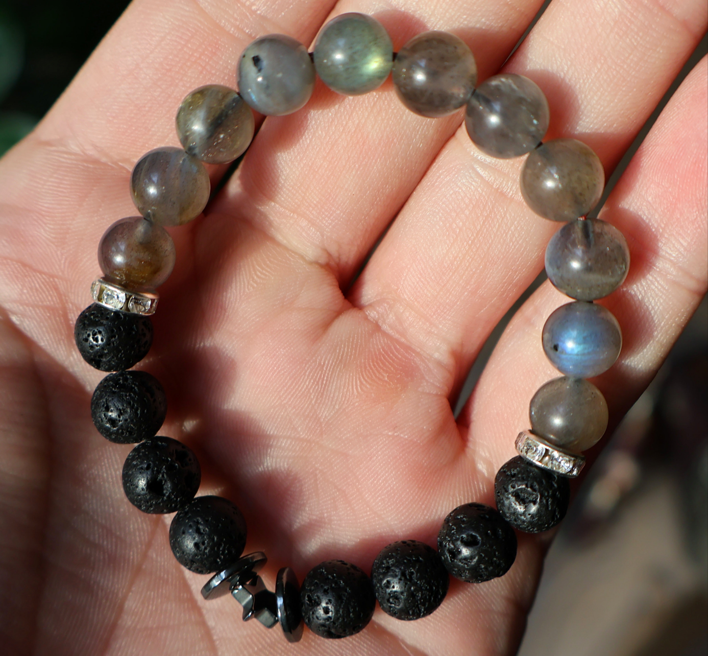 Pulsera de labradorita y lava