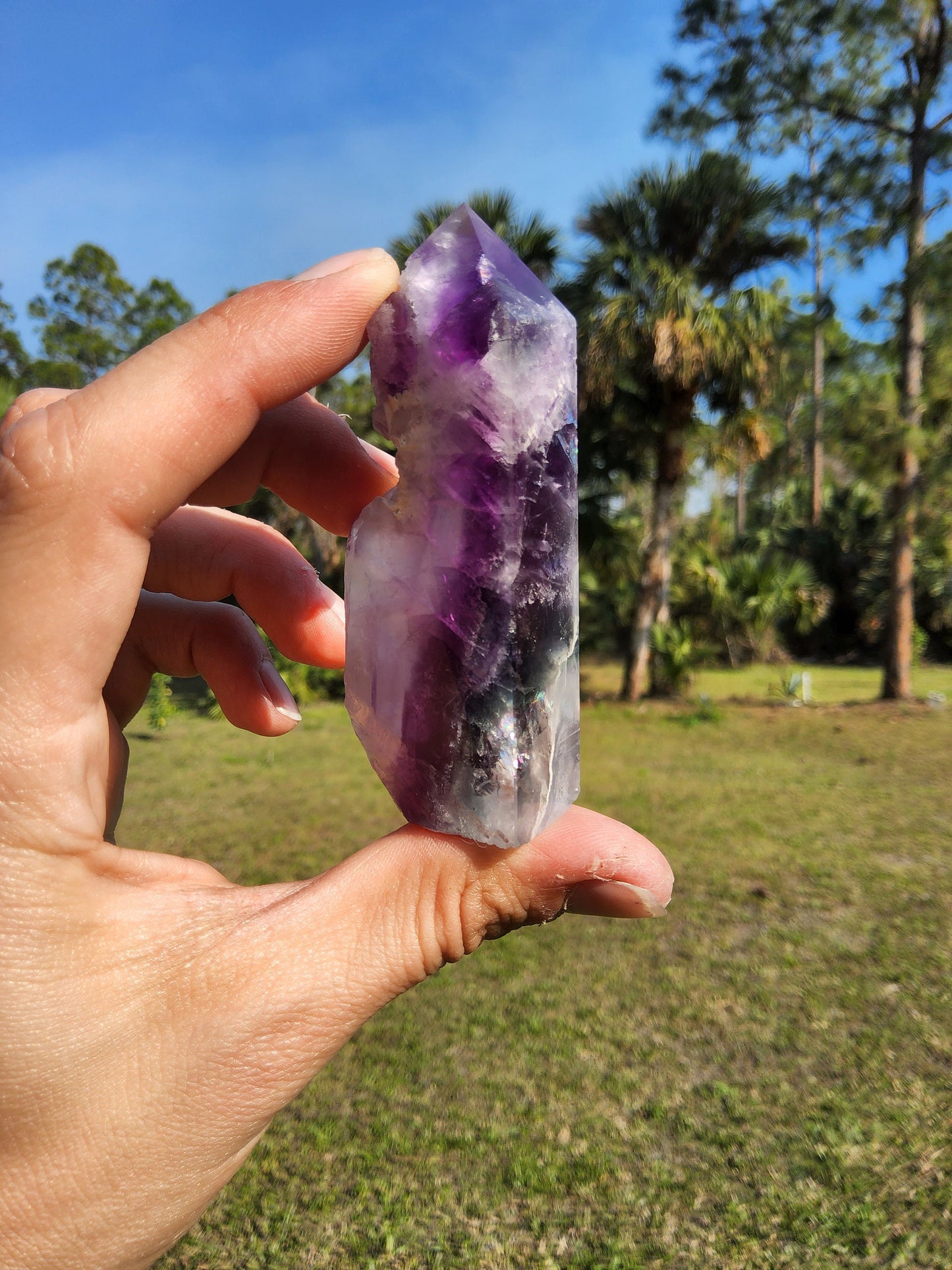 Torre de fluorita arcoíris emplumada 4.2 oz Piedra natural