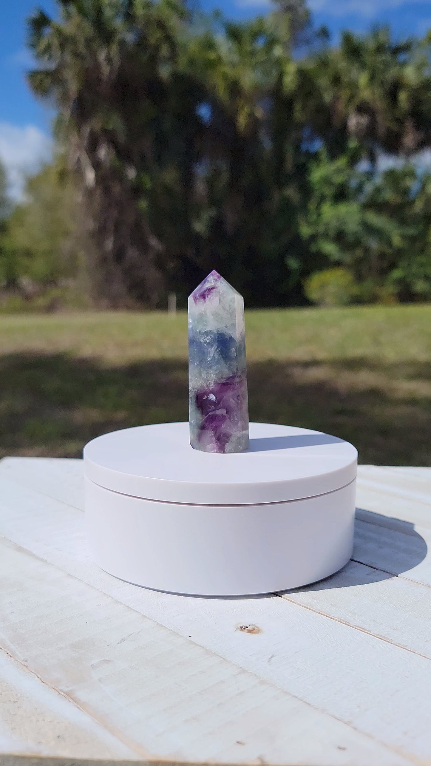 Torre de Fluorita Pluma Arcoíris 3.25 oz Piedra Natural
