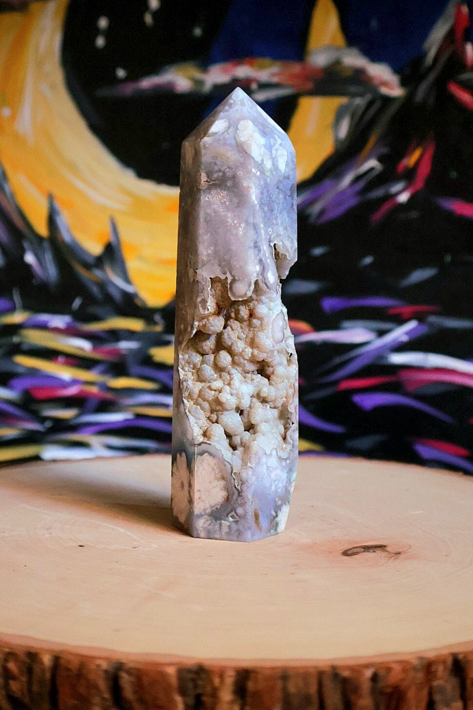 Torre de ágata flor negra y verde con cuevas de cristal 360 g Piedra natural